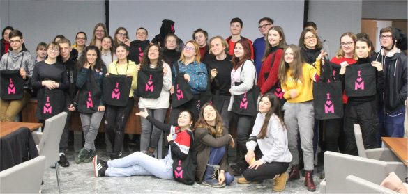 Zdjęcie grupowe uczniów