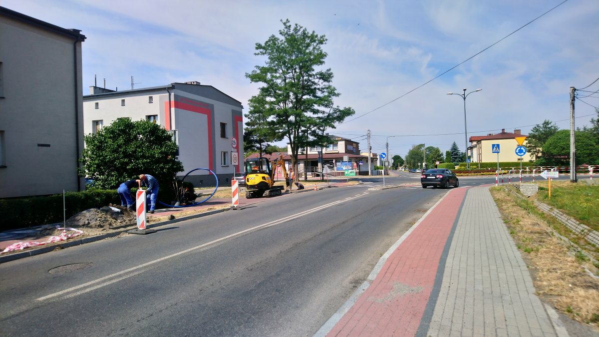 Ulica i chodnik z Lędzinach