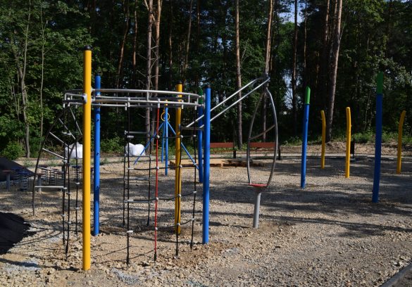 Plac zabaw w parku w Siewierzu