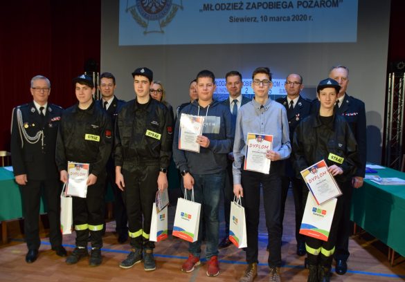 Zdjęcie grupowe laureatów