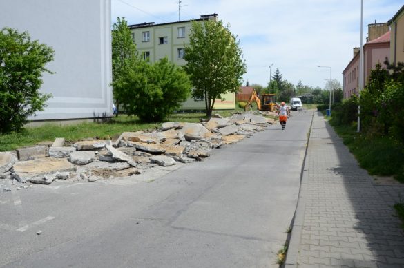 Droga wewnętrzna na osiedlu Chemików - roboty rozbiórkowe 8764