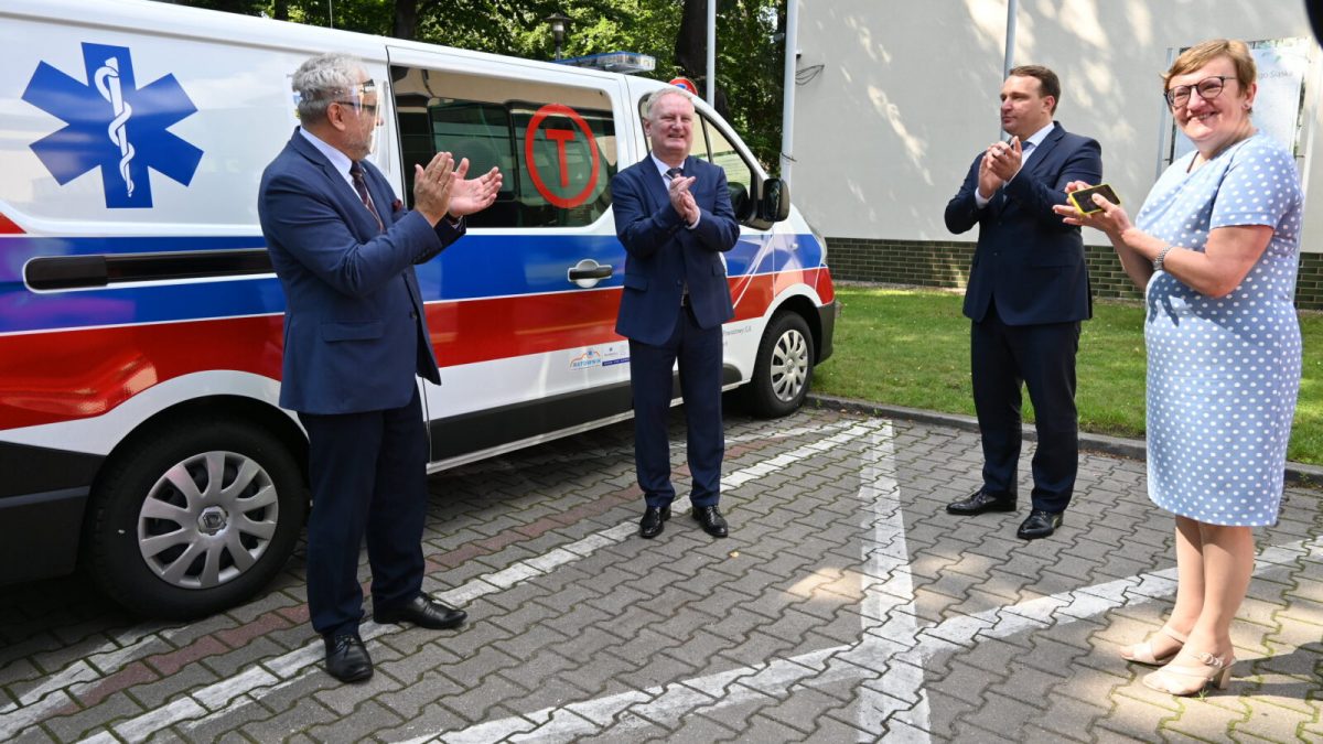 Przekazanie ambulansu