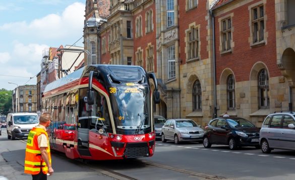 tramwaj niskopodłogowy