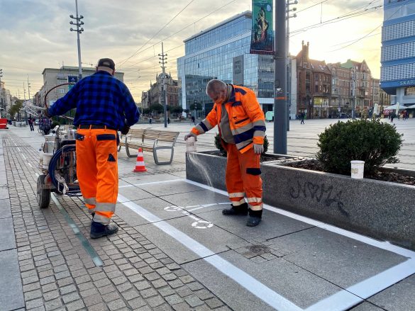 MZUiM maluje parking dla hulajnóg