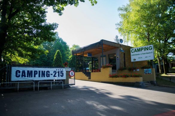 Budynek ośrodka Camping-215
