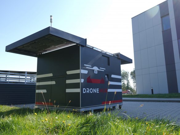 Kontener do odbioru i przechowywania drona cargo
