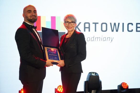 Wręczenie nagrody dla Miasta Katowice