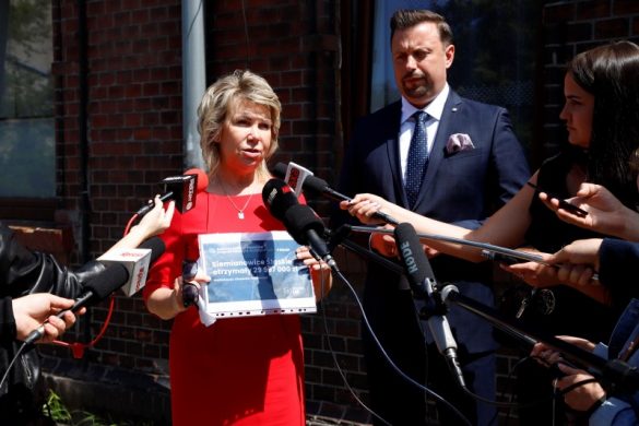 Pani Senator RP Dorota Tobiszowska i Prezydent Miasta Siemianowice Śląskie Rafał Piech w trakcie spotkania z dziennikarzami, autor: Piotr Pindur (Biuro Prasowe UM Siemianowice Śląskie)