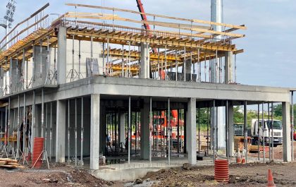 Budowa nowego kompleksu Polonii Bytom przebiega dynamicznie. (6) | Autor: Archiwum Urzędu Miejskiego w Bytomiu - Hubert Klimek