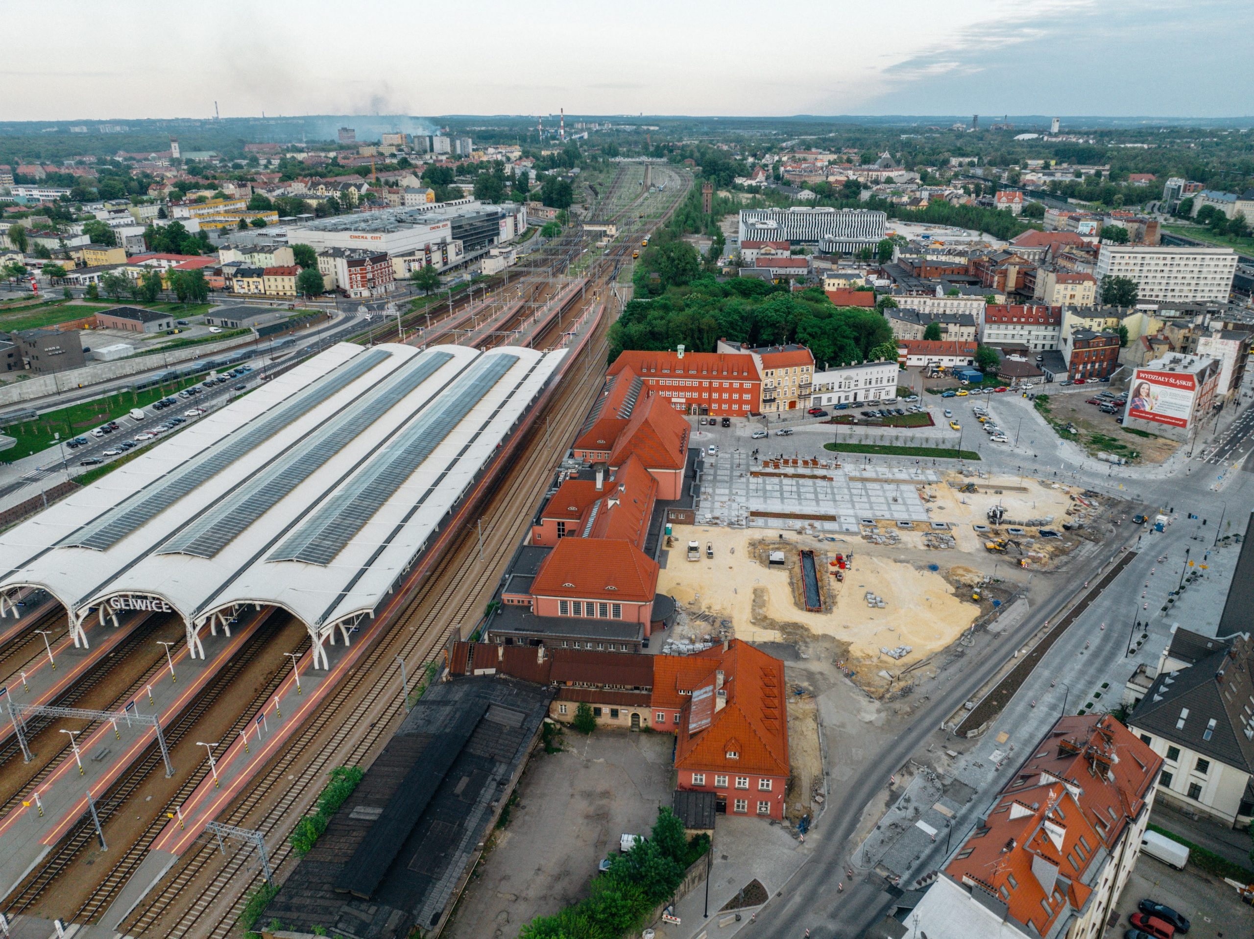 Dworzec PKP w Gliwicach z lotu ptaka