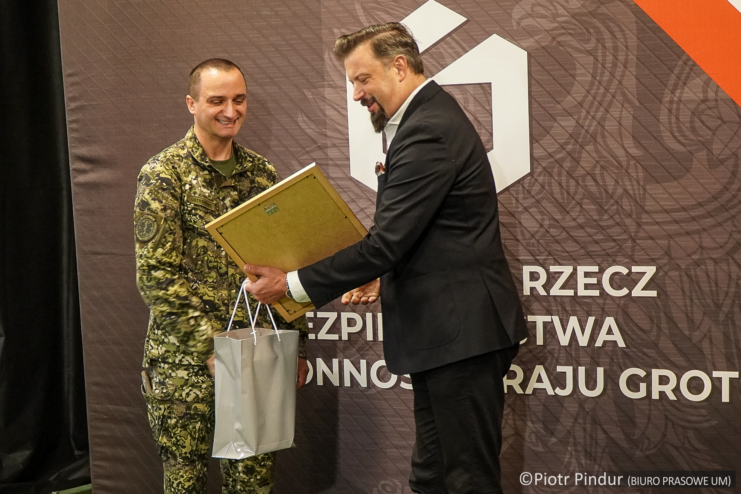 Andrzej Ostrowski, Prezes Fundacji GROT i Rafał Piech, Prezydent Miasta Siemianowice Śląskie.